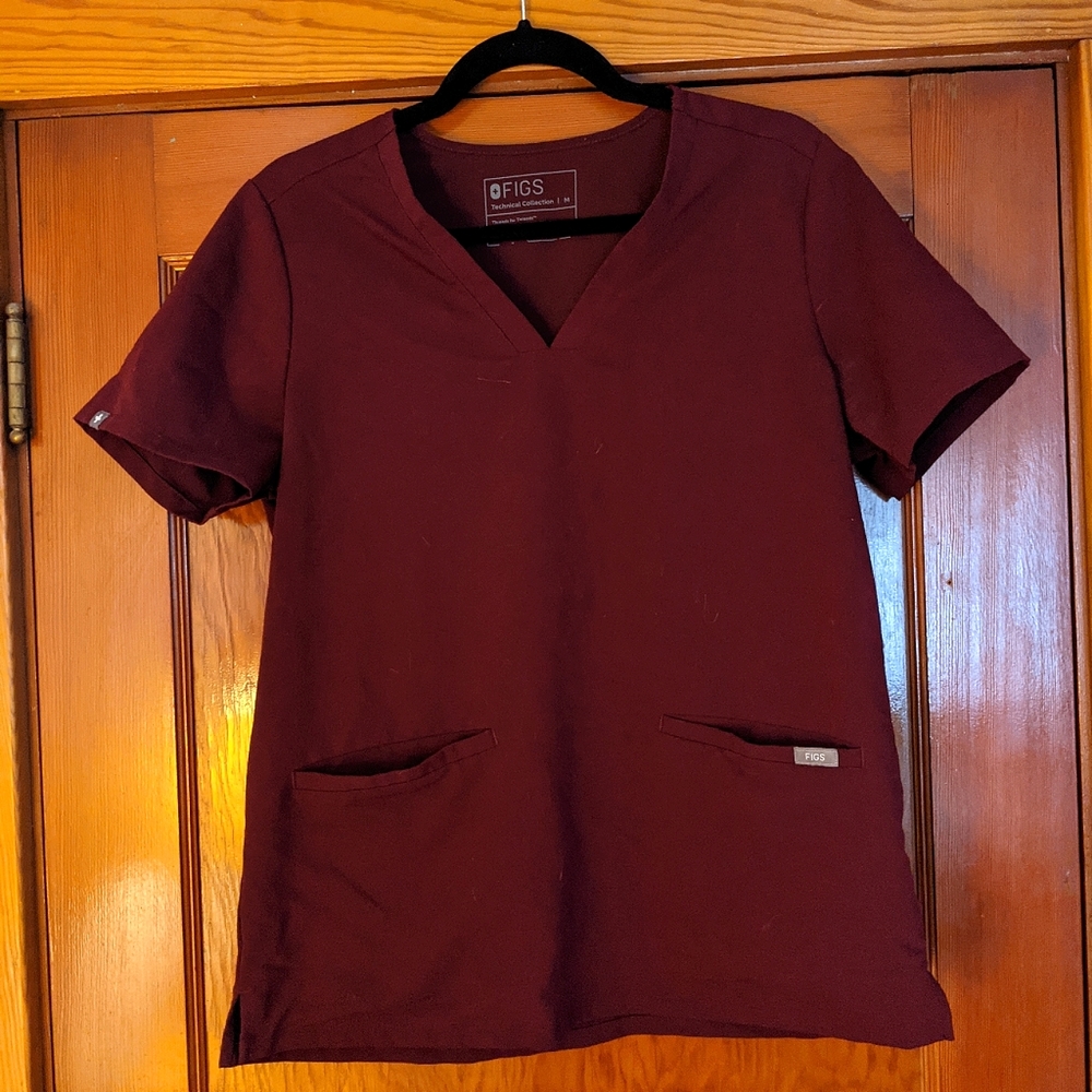 Figs Burgundy Casma Three Pocket Scrub Top (Medium)